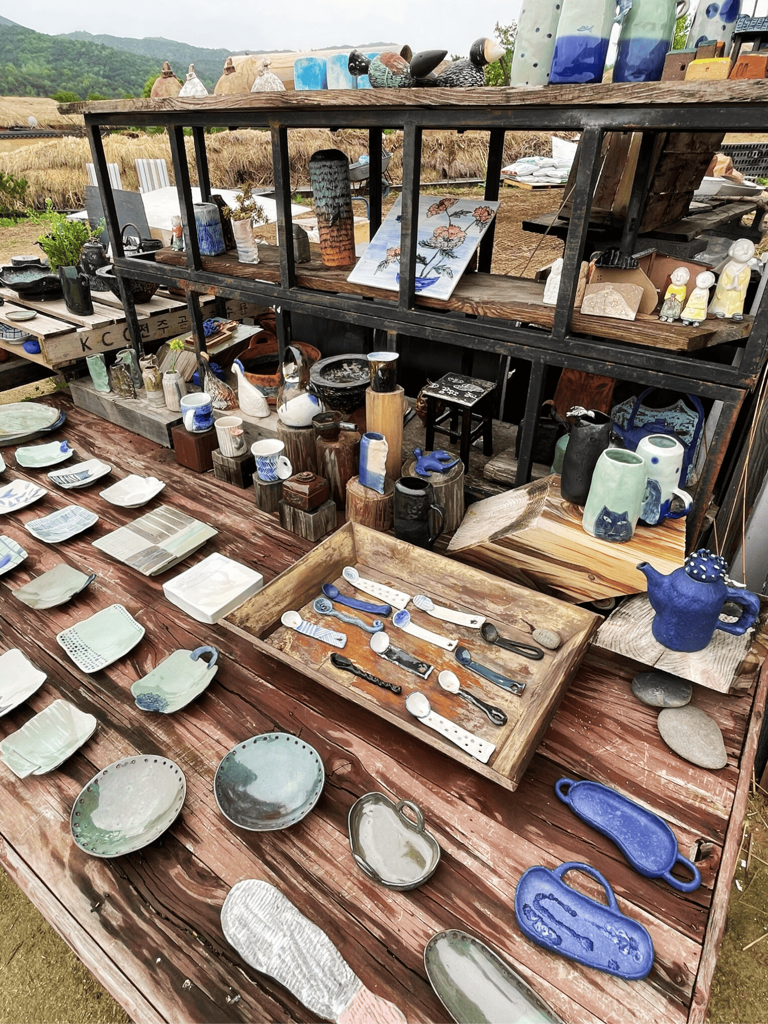 Vaisselles artisanales fabriquées au village folklorique de Hahoe, proche de Andong.