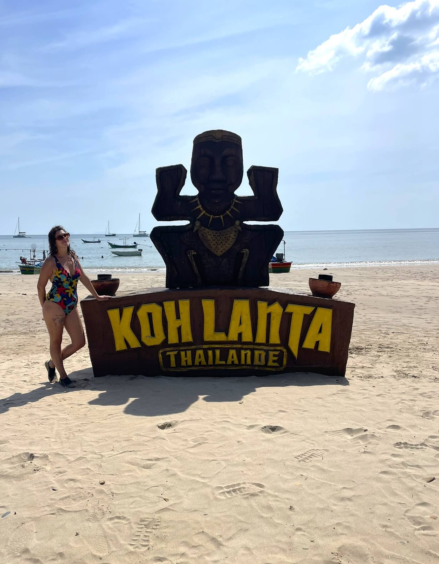 Le célèbre totem de l'émission Koh Lanta, sur la plage de Kantiang Bay.